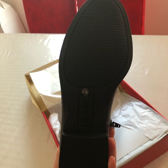 Boots - Picture 4 of 6